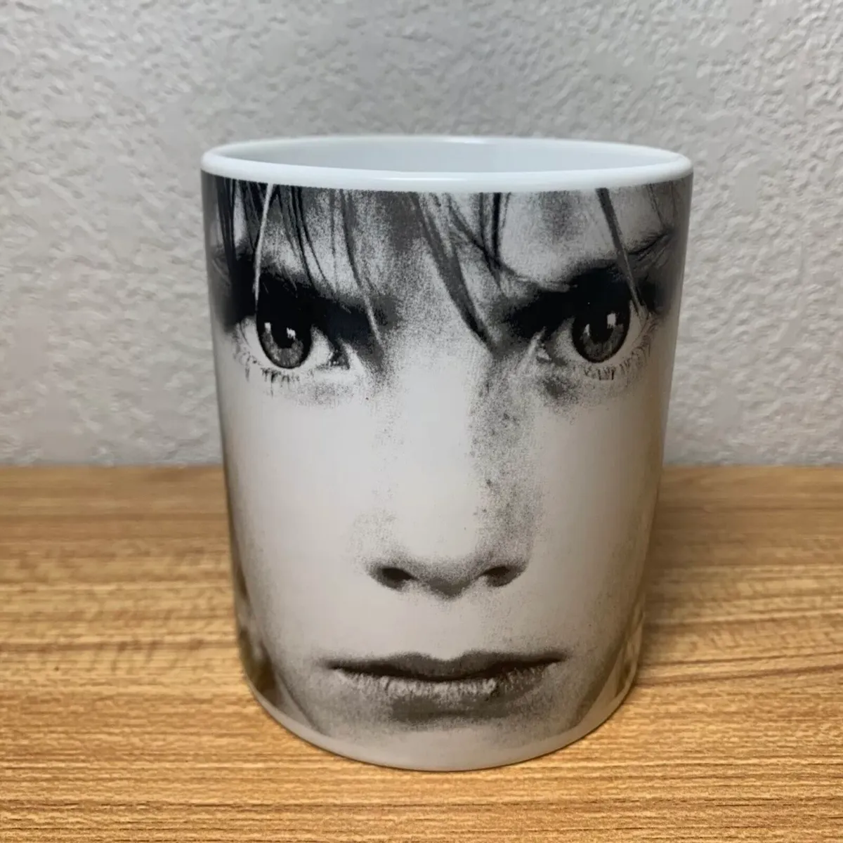 U2 War 2009 Coffee Mug Live Nation - Image 1