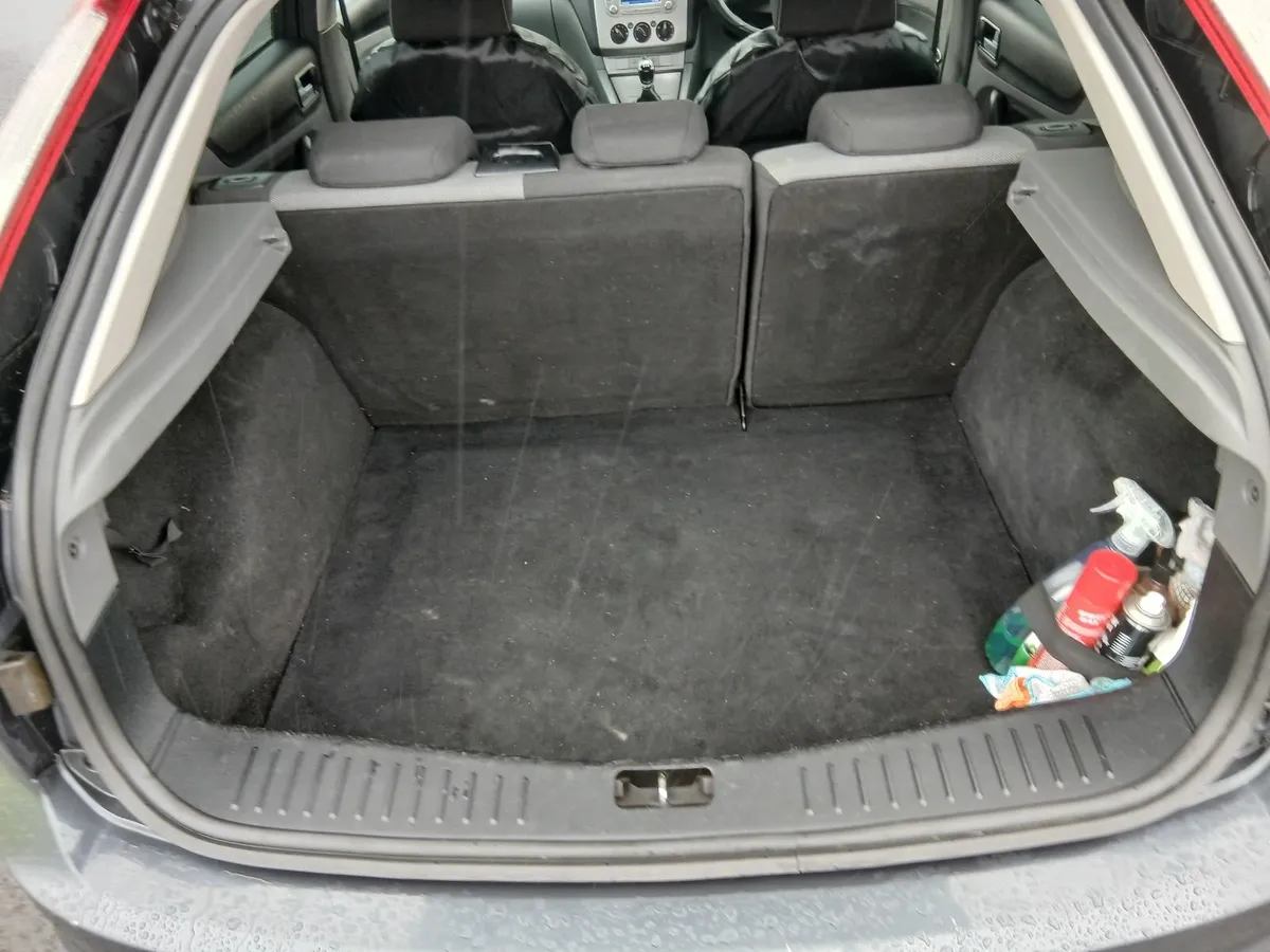 Ford Focus 2011 - Image 3