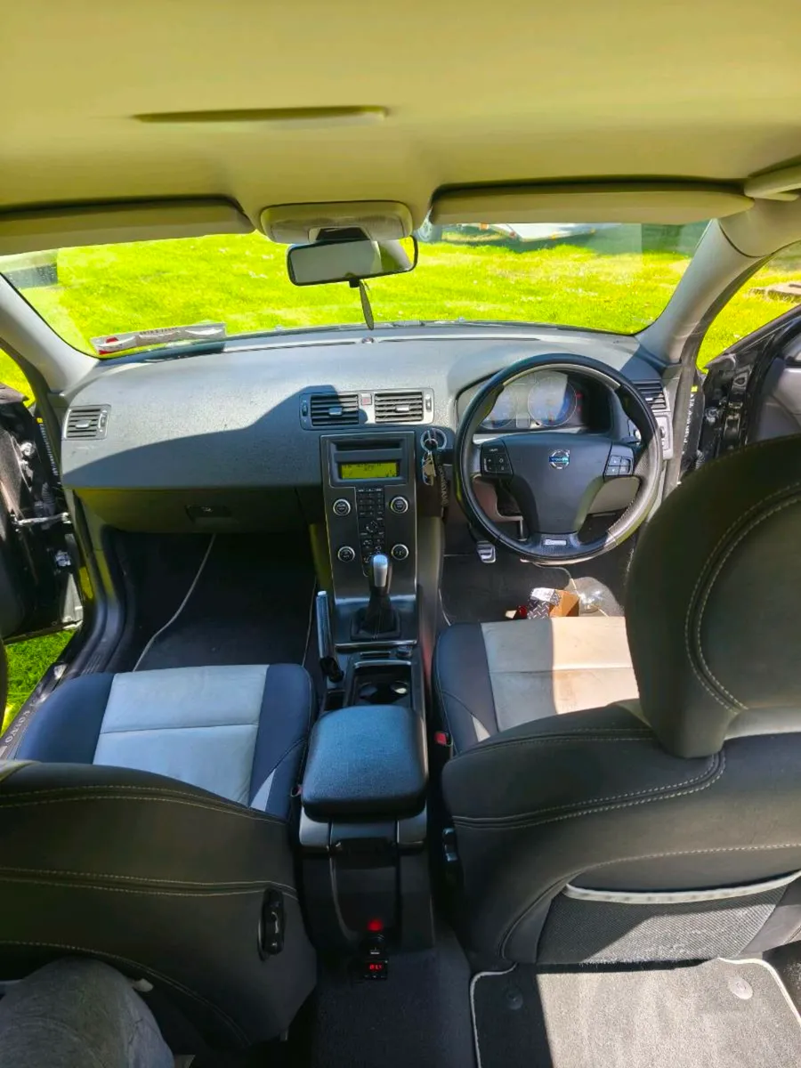 Volvo v50 R design - Image 3
