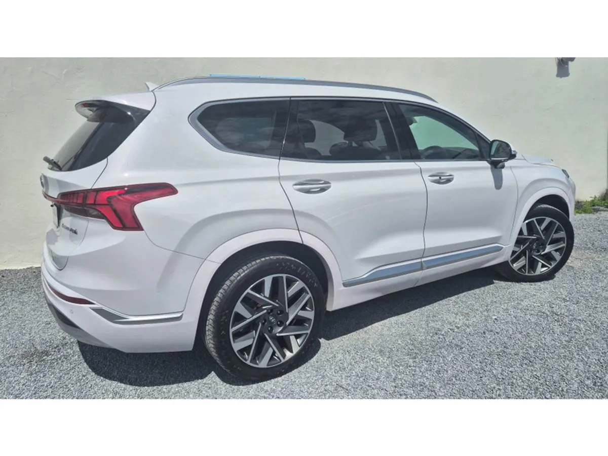 Hyundai Santa Fe Executive - Image 4