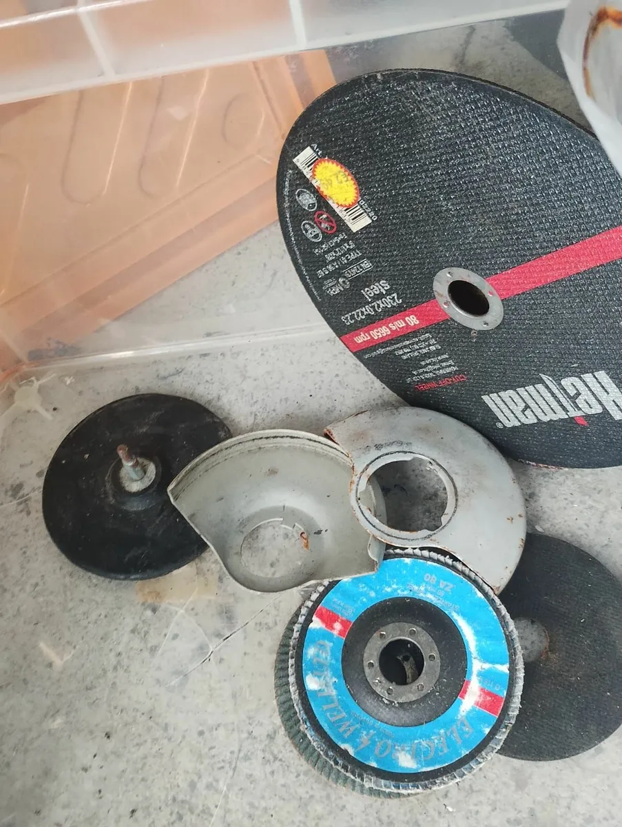 Discs - Image 1