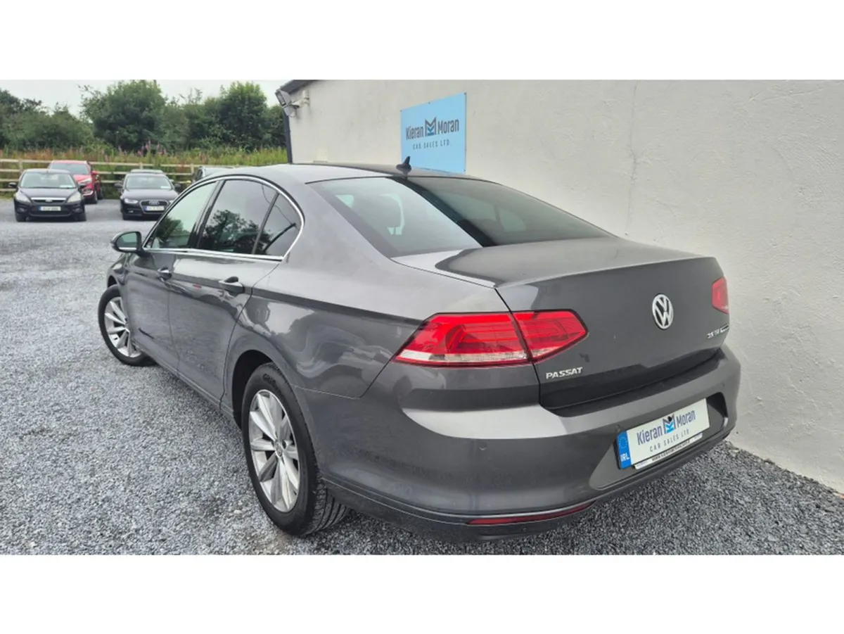 Volkswagen Passat 2.0 TDI 4DR - Image 3