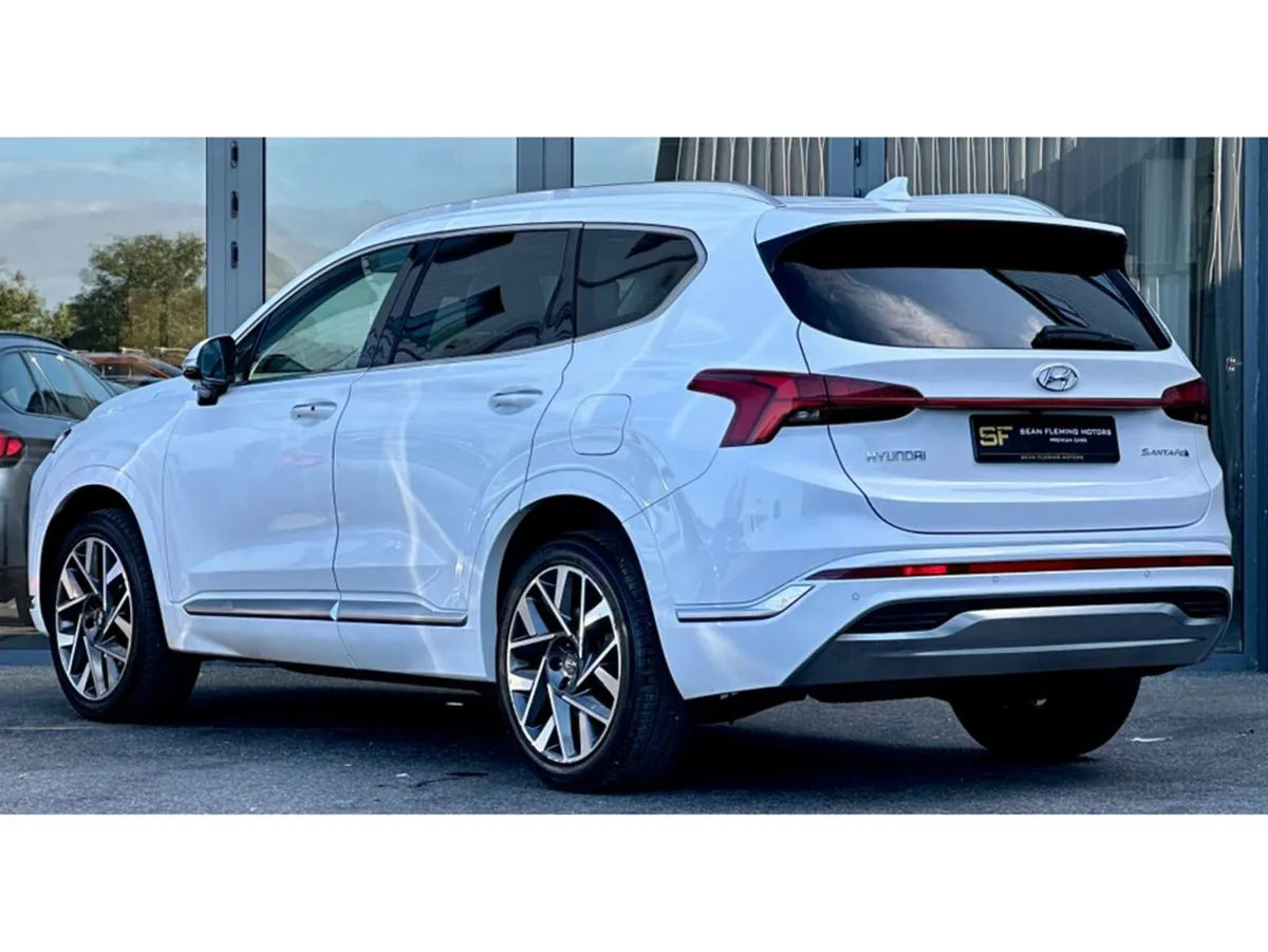 Hyundai Santa Fe 2WD Executive Plus AU Auto 5DR - Image 3