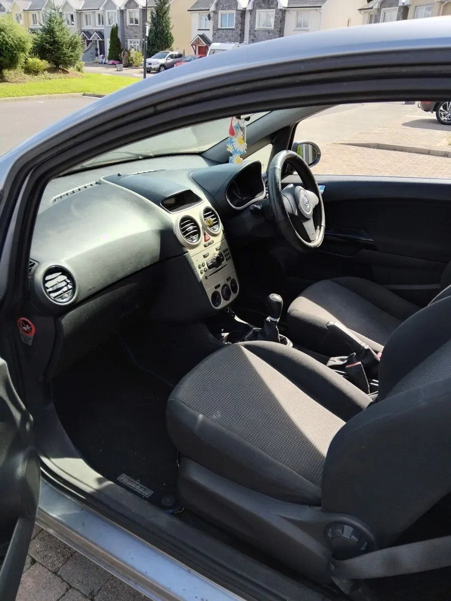 2010 Opel corsa - Image 4