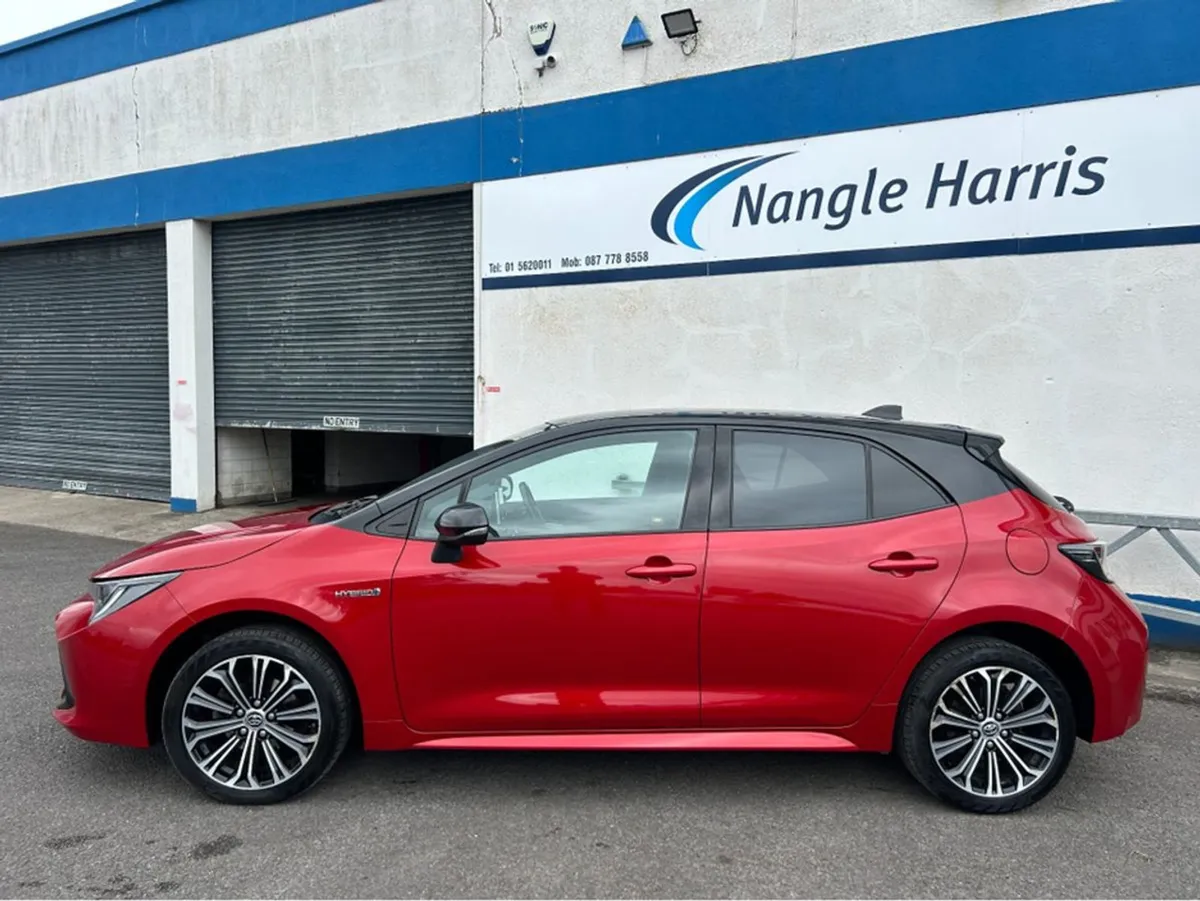 Toyota Corolla Luna Sport. Finance Available. Tra - Image 2