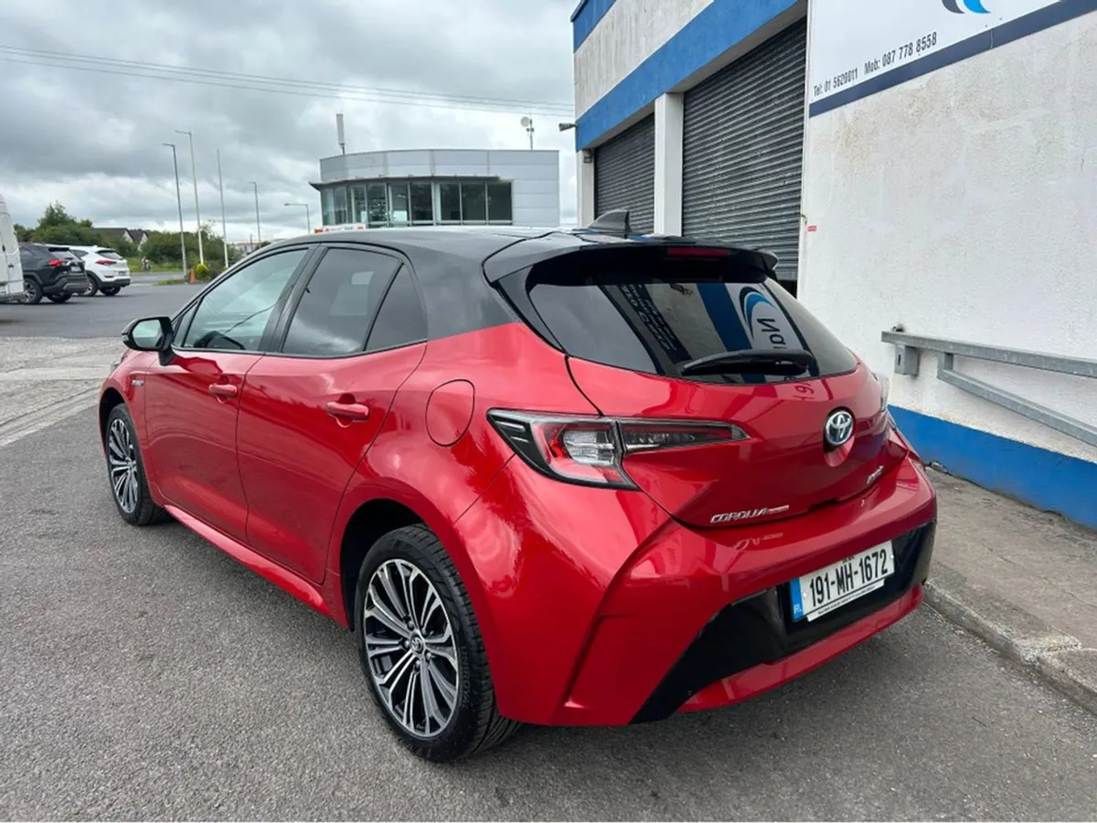 Toyota Corolla Luna Sport. Finance Available. Tra - Image 3