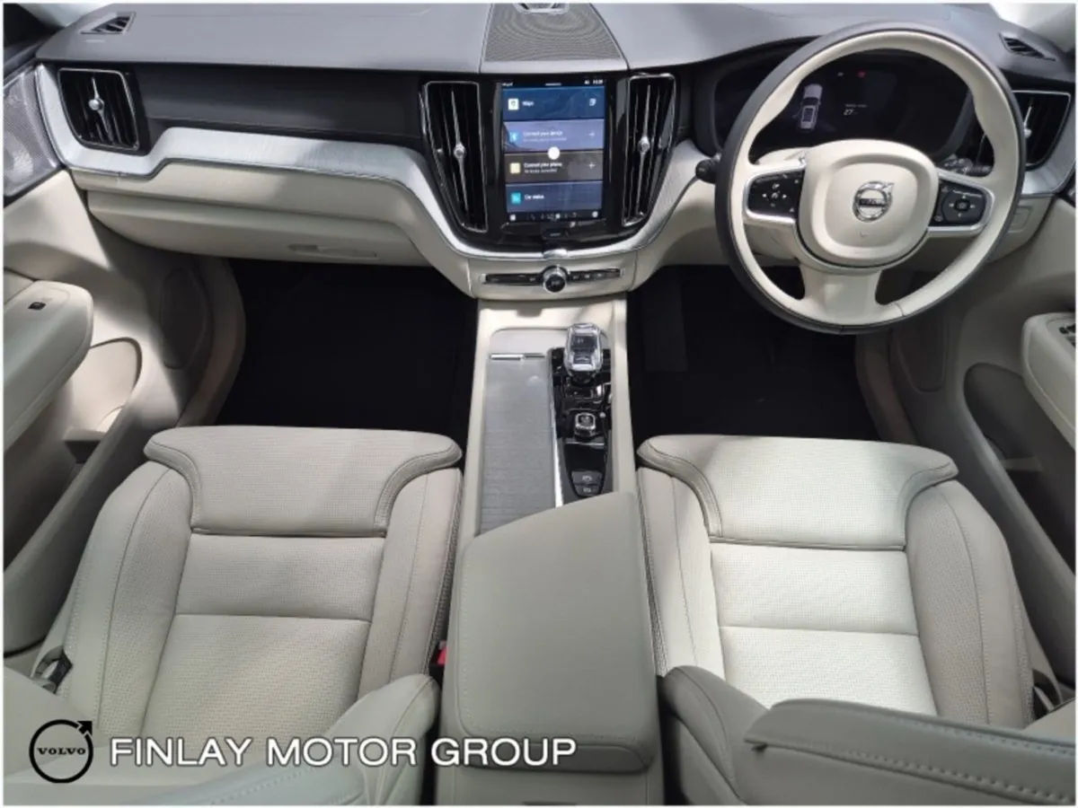 Volvo XC60 T6 Ultimate Dark AWD - Image 3