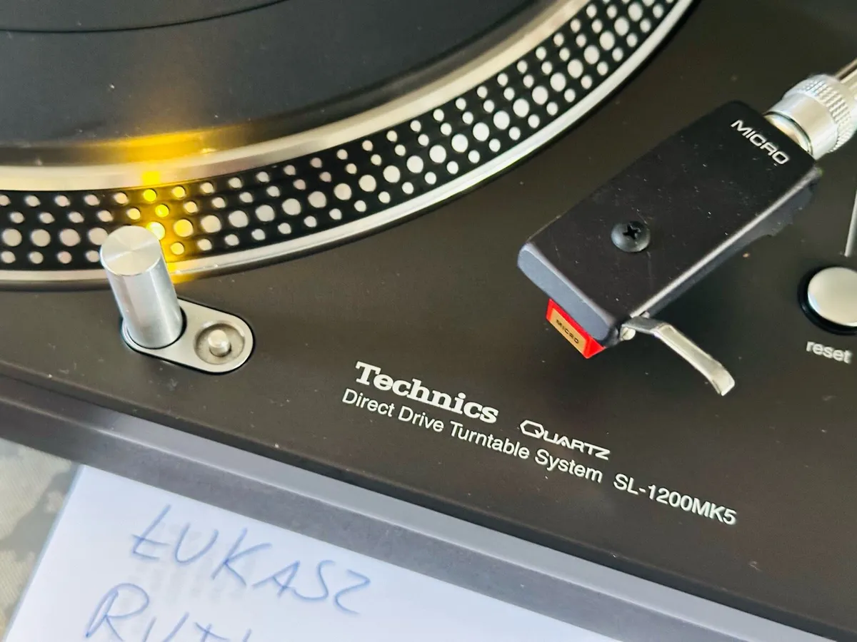 Technics SL1200 MK5 - Image 4