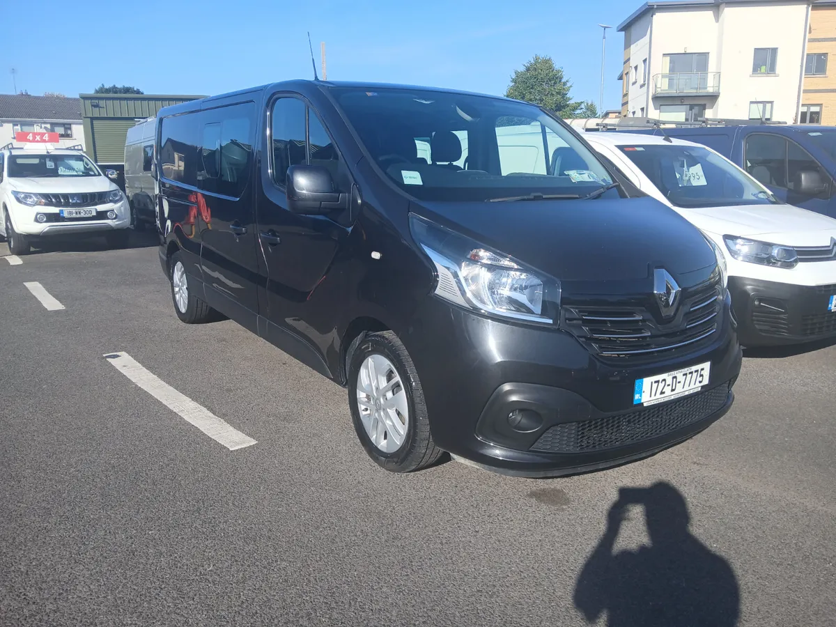 Renault Trafic crew cab 6 seats 2017 - Image 1