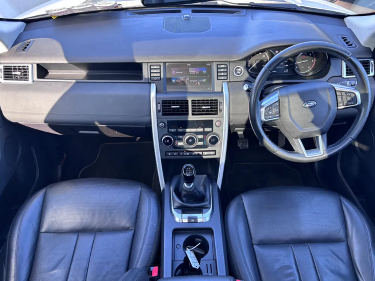 LAND ROVER DISCOVERY SPORT 2.0 TD4 HSE  // 7 SEATS - Image 2