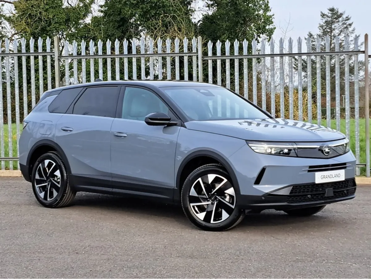 Opel Grandland GS 136BHP Mhev  with Full Leather - Image 2