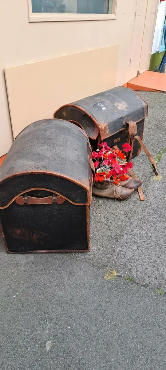 2 Large Victorian Trunks - Image 4