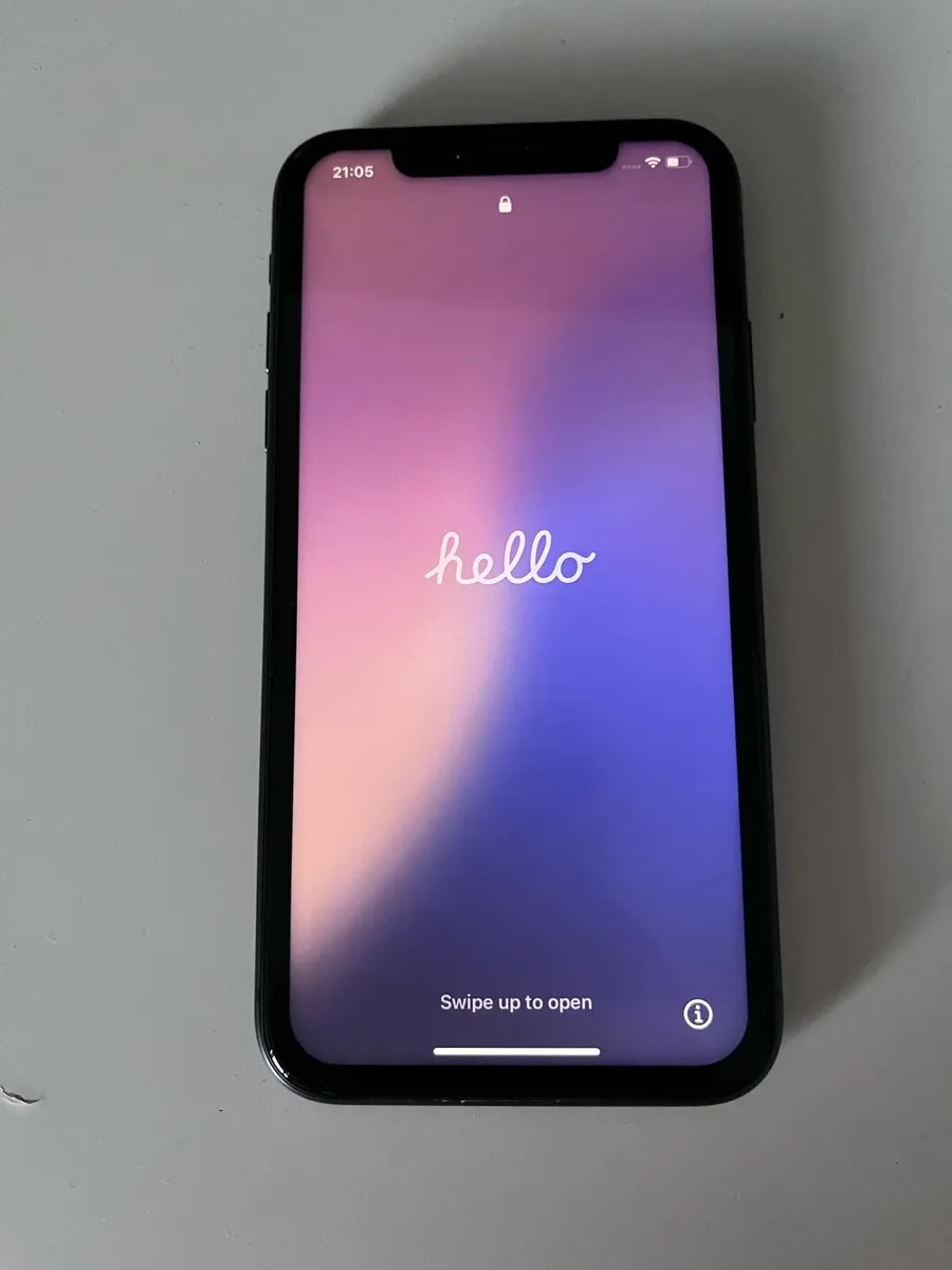 iPhone 11 - Image 2