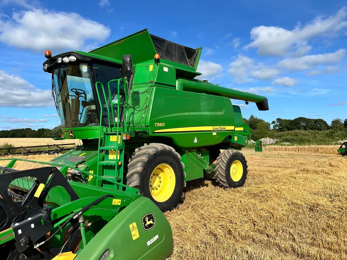 John Deere T560 - Image 1