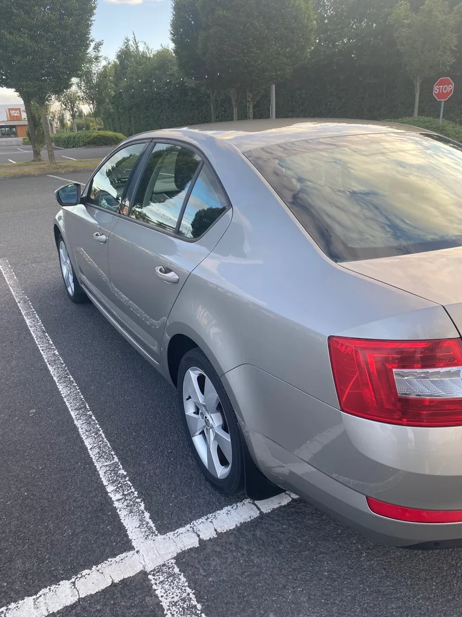 Skoda Octavia 2015 - Image 4