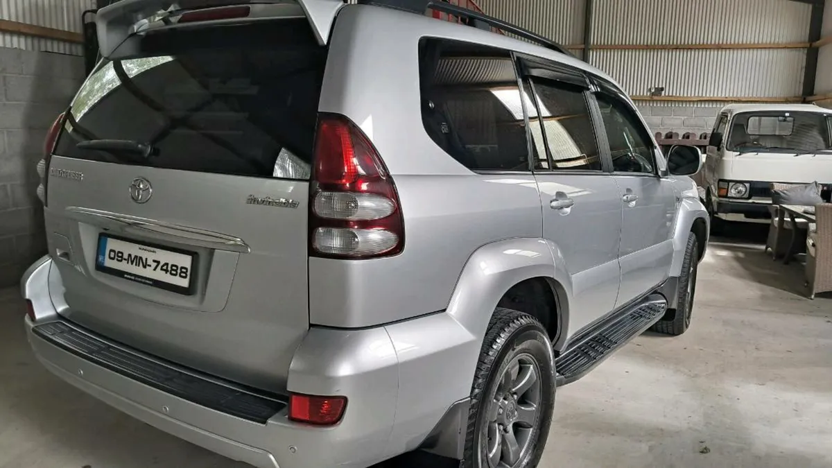 🚒toyota landcruiser lc5 2009🚒 - Image 3