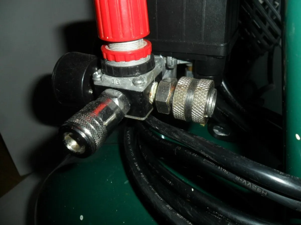 parkside twin head air compressor - Image 3