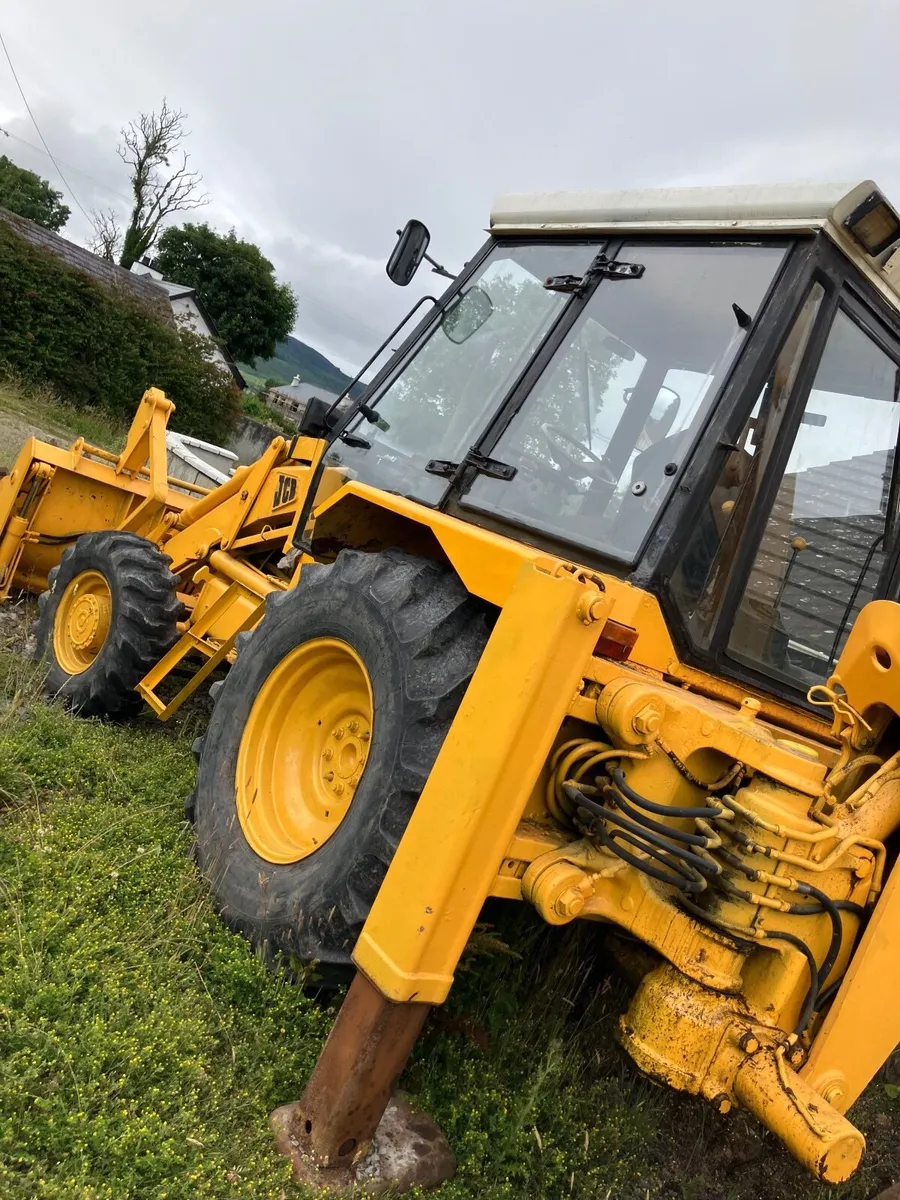 JCB digger - Image 2