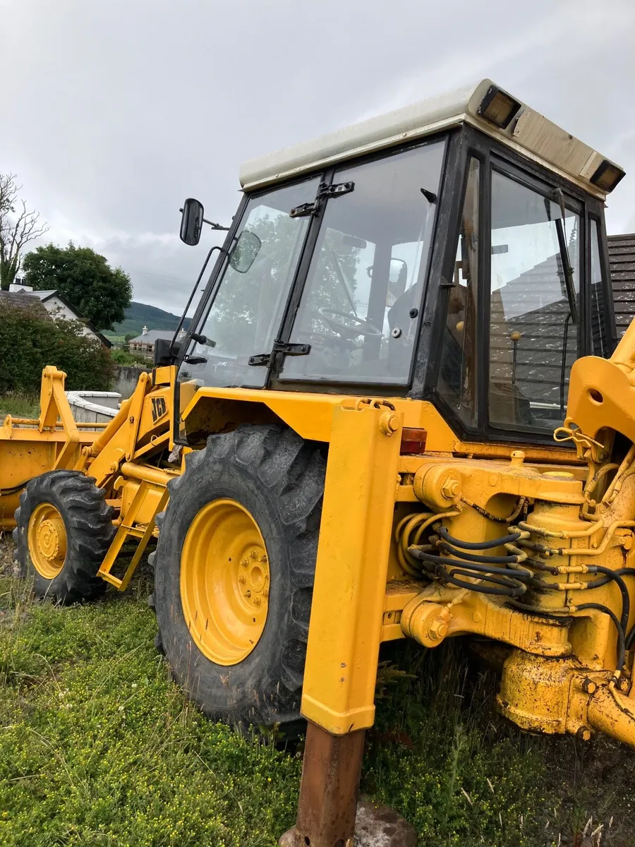 JCB digger - Image 4