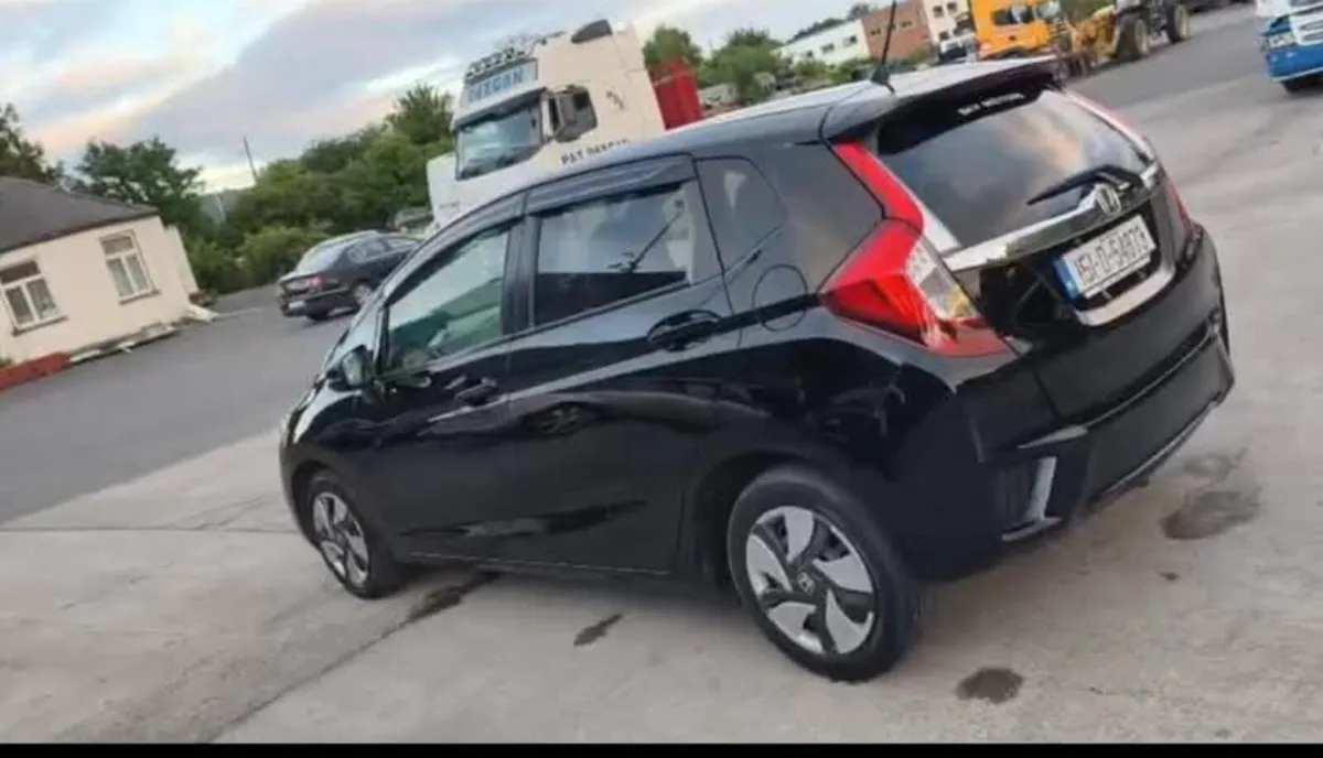 Honda fit 2015 - Image 3