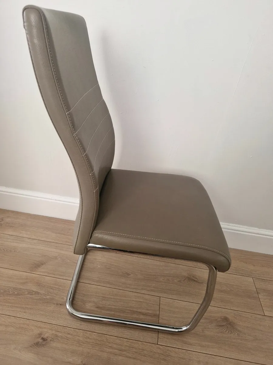 Kitchen chairs - Image 2