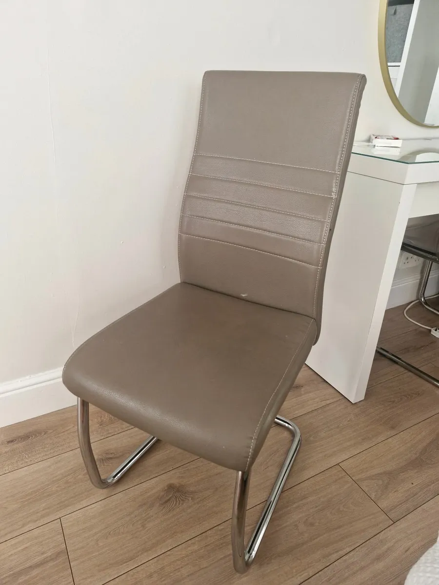 Kitchen chairs - Image 3