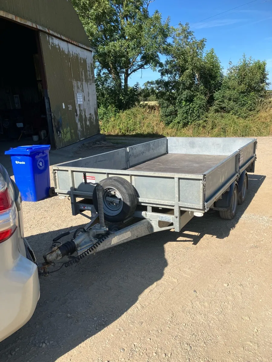 Trailer - Image 1