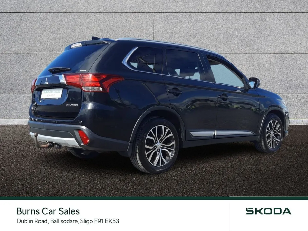 Mitsubishi Outlander 2.2 Di-d 150PS 6MT 4WD 7-sea - Image 4