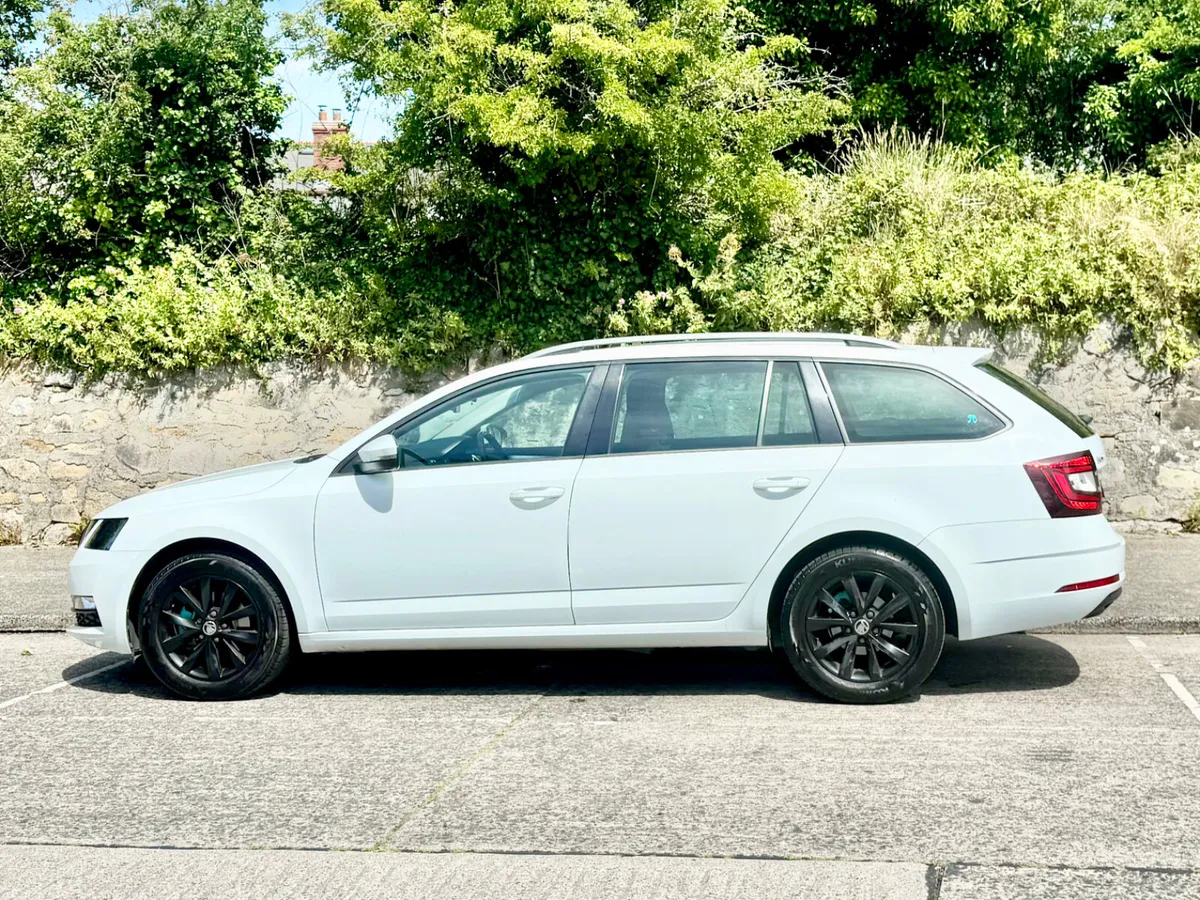Skoda Octavia 2018!!1.0l PETROL!!EST!!ONLY 55K MLS - Image 4