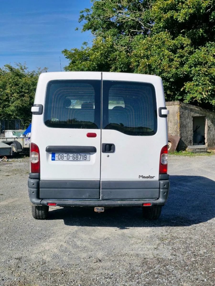 Van - Image 3