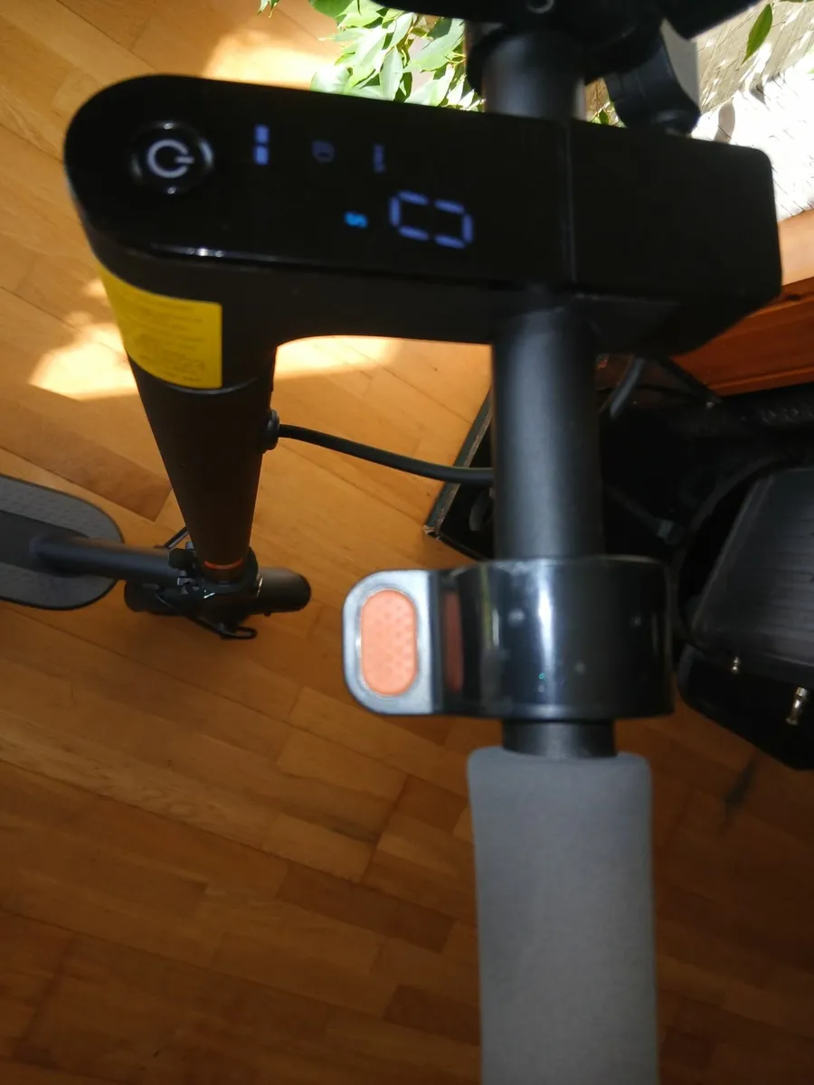 Electric scooter - Image 4