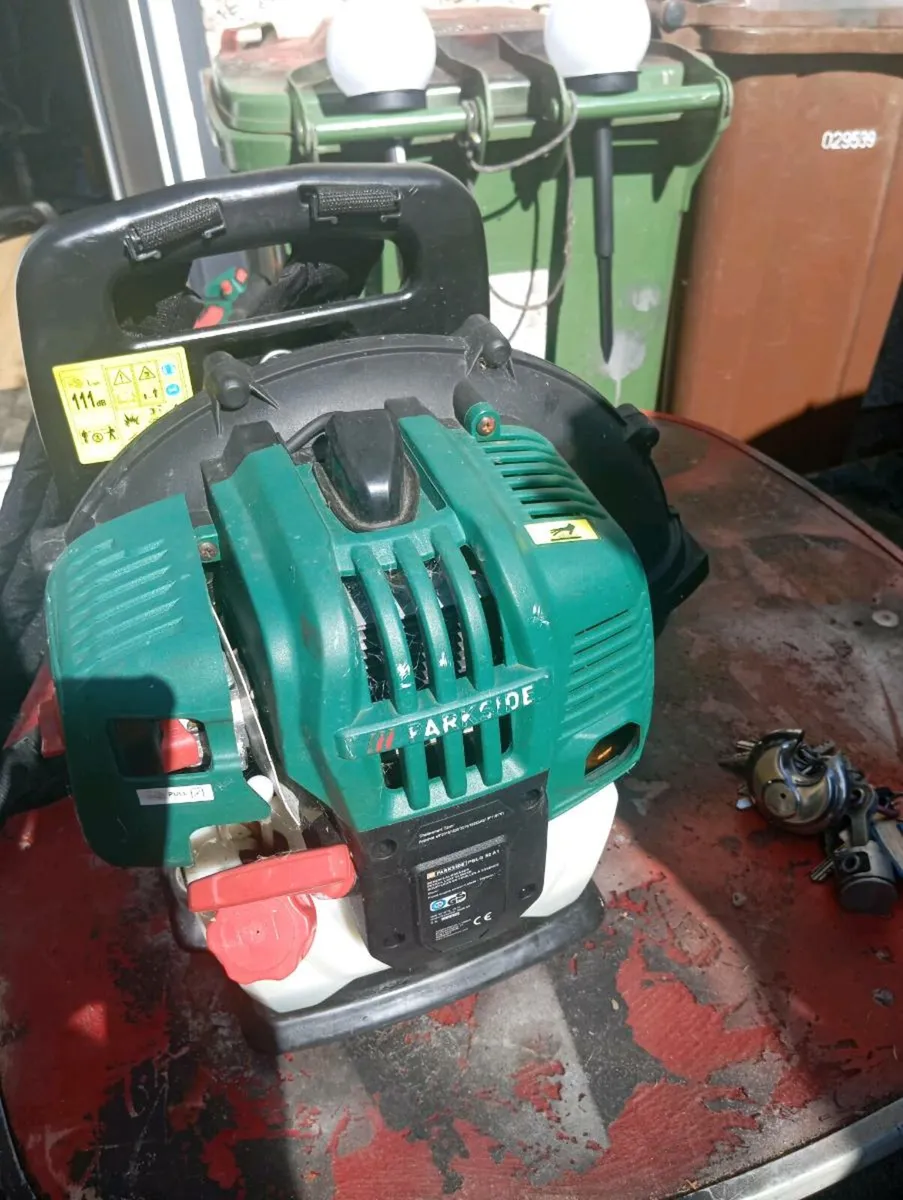 Petrol backpack blower - Image 4