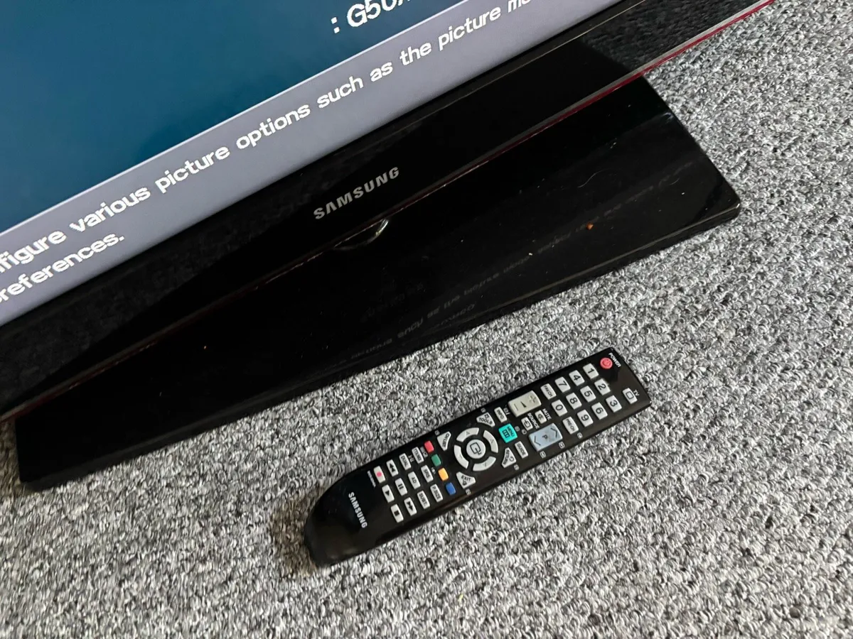 Samsung 40 inch LCD TV NOT SMART - Image 2
