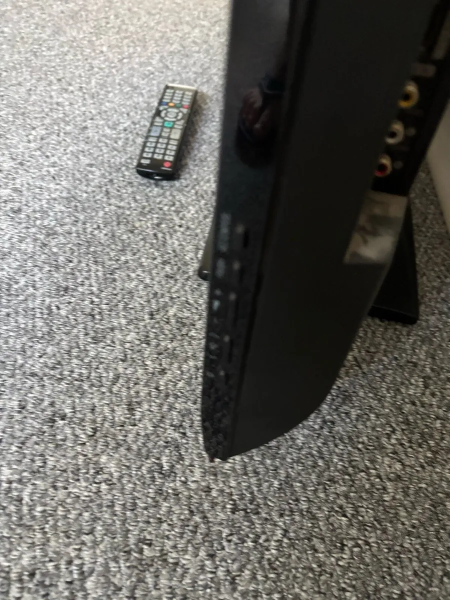 Samsung 40 inch LCD TV NOT SMART - Image 3