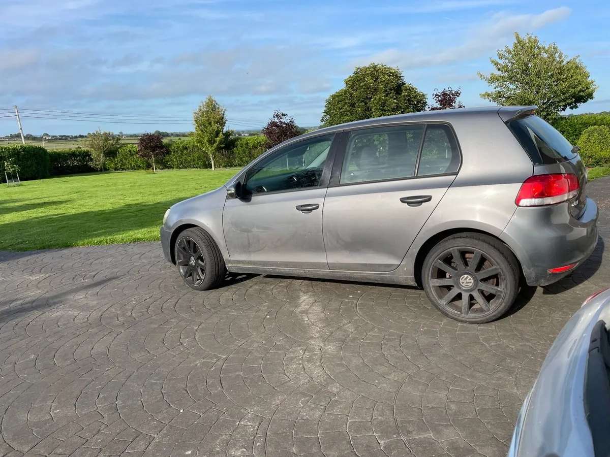 2010 Volkswagen Golf TDI 1.6 L Diesel - Image 2