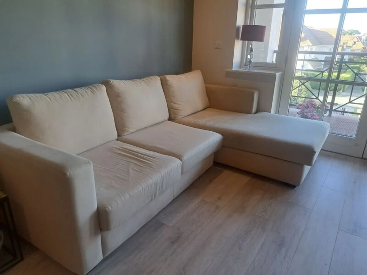 L shaped sofa - Image 1