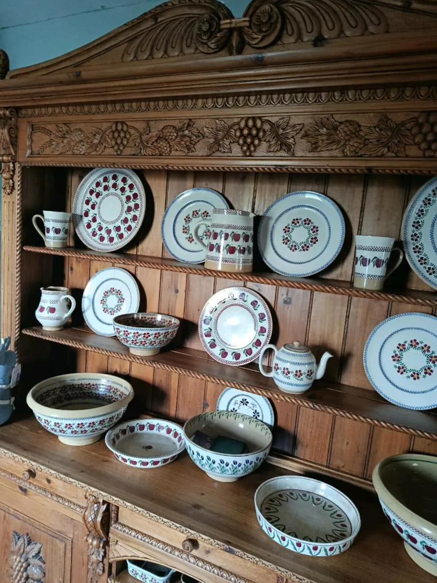 Solid kitchen dresser delivery arranged - Image 2