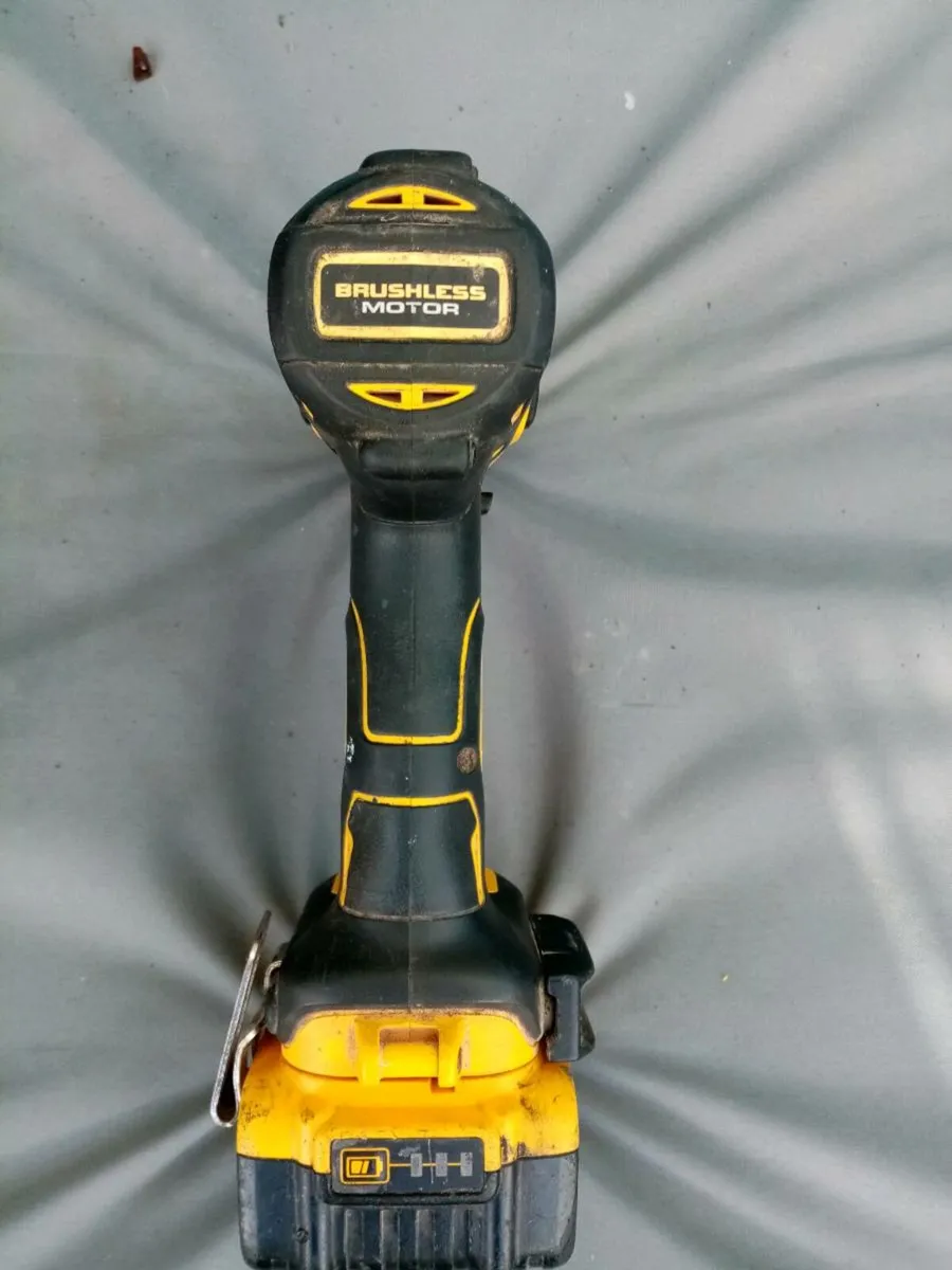 Dewalt 18v XR LI-ION Battery Combi Hammer Drill - Image 3