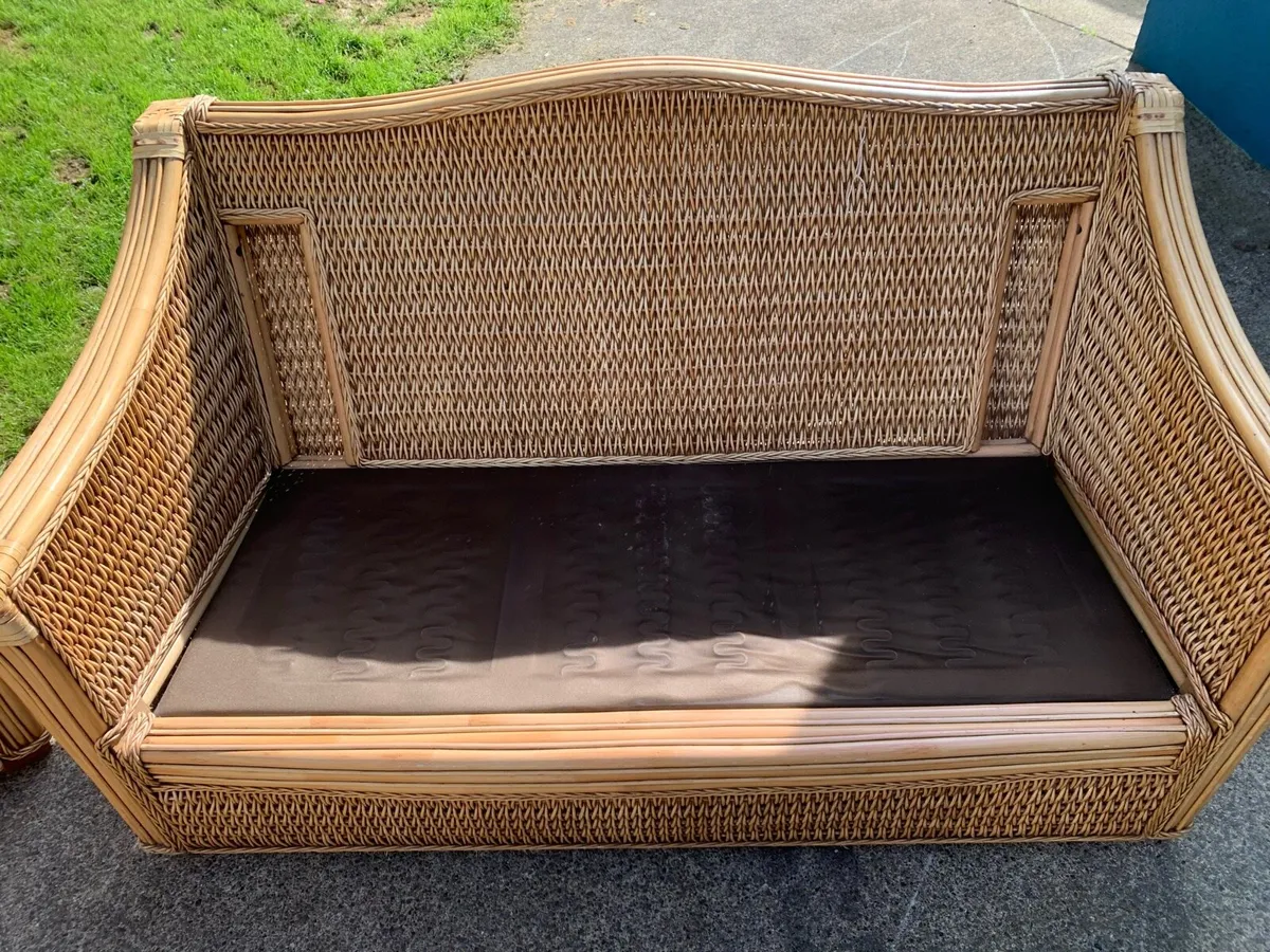 Three piece rattan garden furniture - Image 3