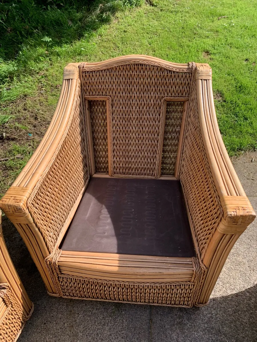 Three piece rattan garden furniture - Image 4