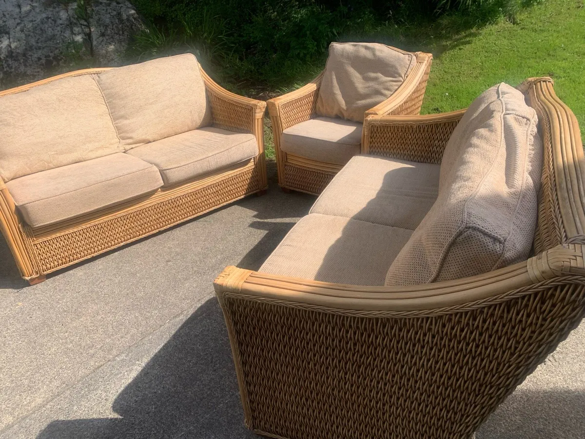 Three piece rattan garden furniture - Image 1