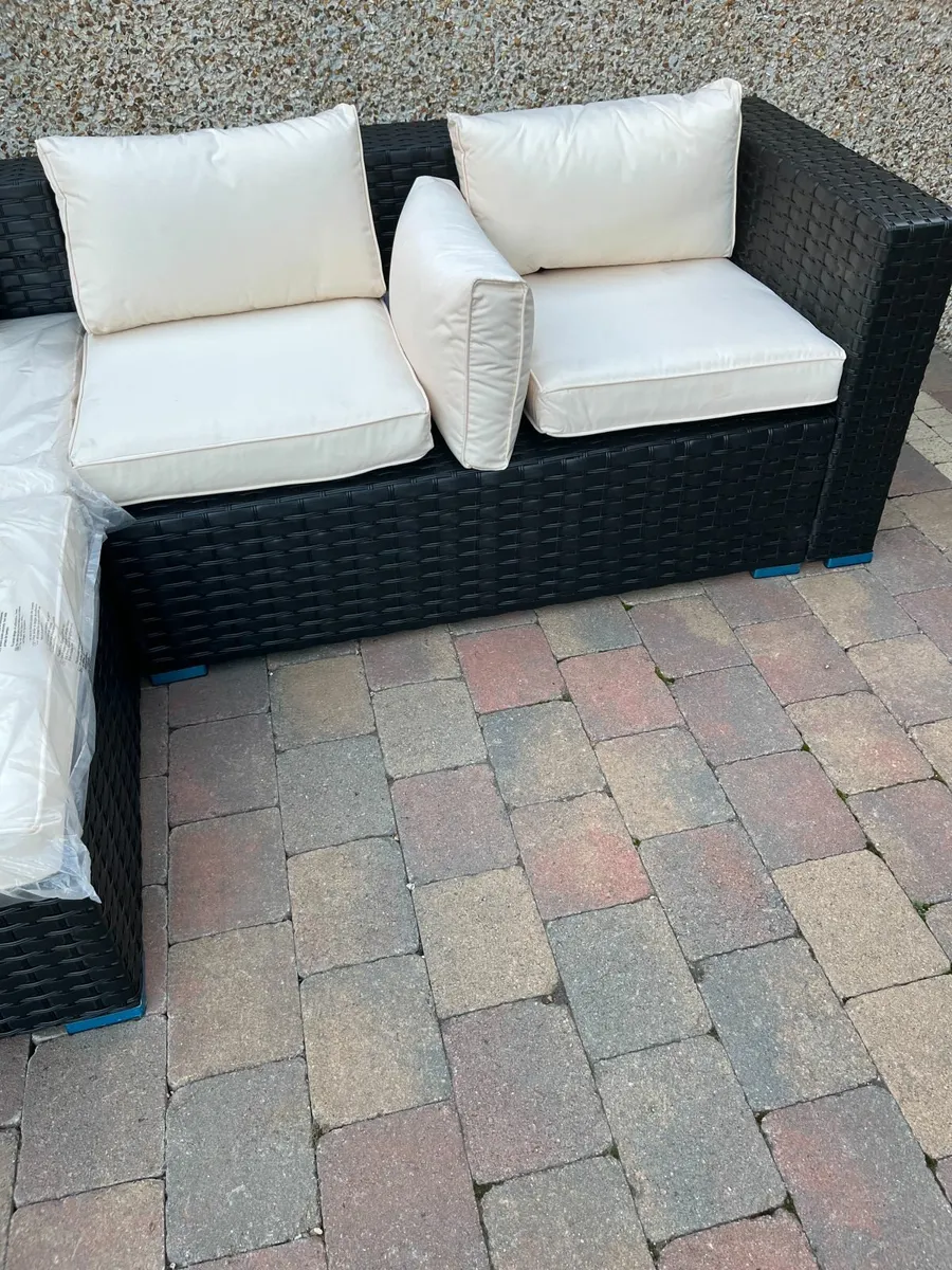 Rattan garden furniture - Image 2