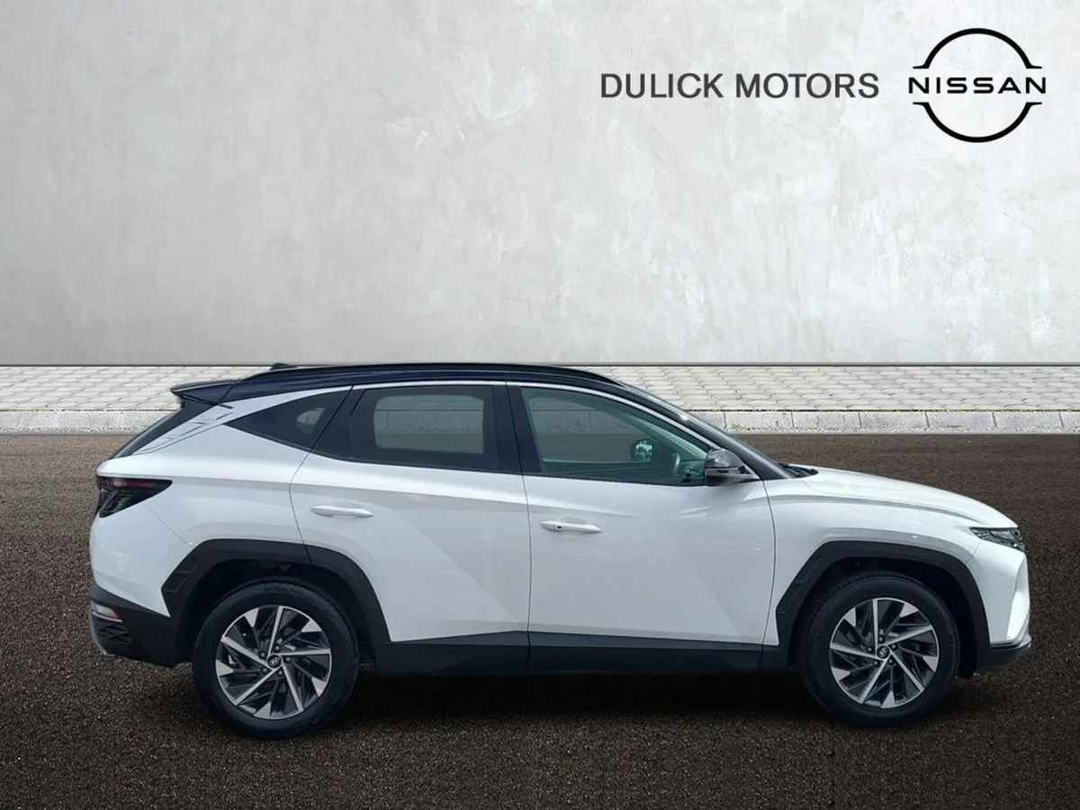 Hyundai Tucson 2WD Executive Plus - Image 3