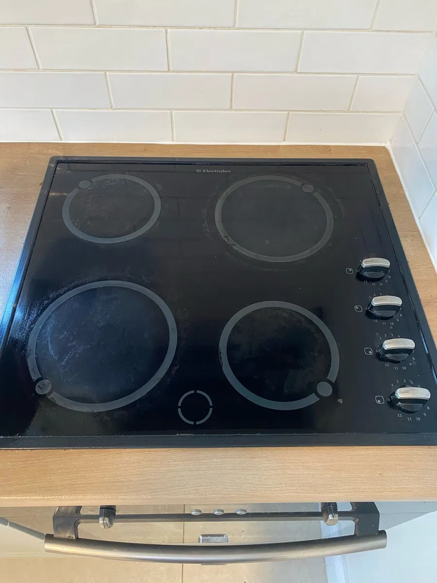 Electrolux oven & hob - Image 2