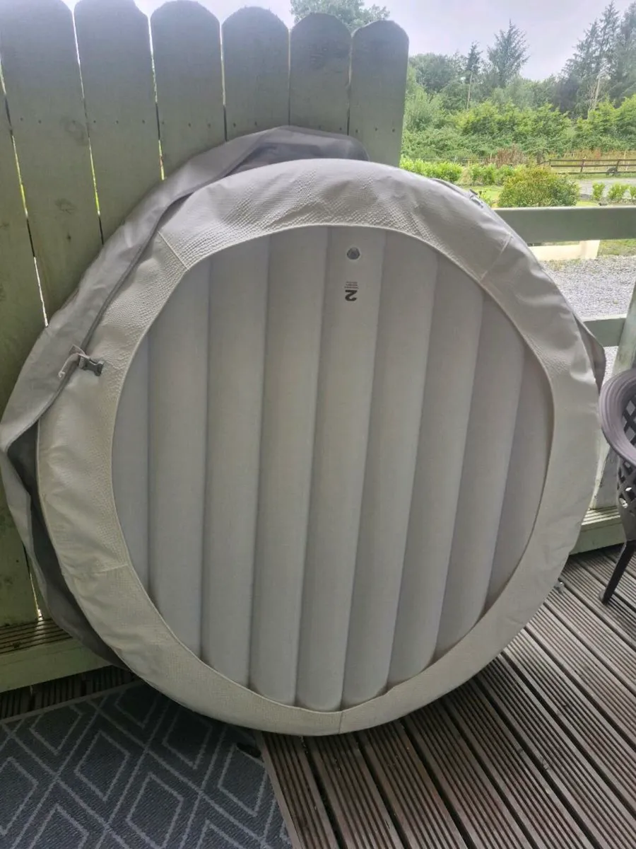 Lay-Z-Spa 5 person Hot tub - Image 2