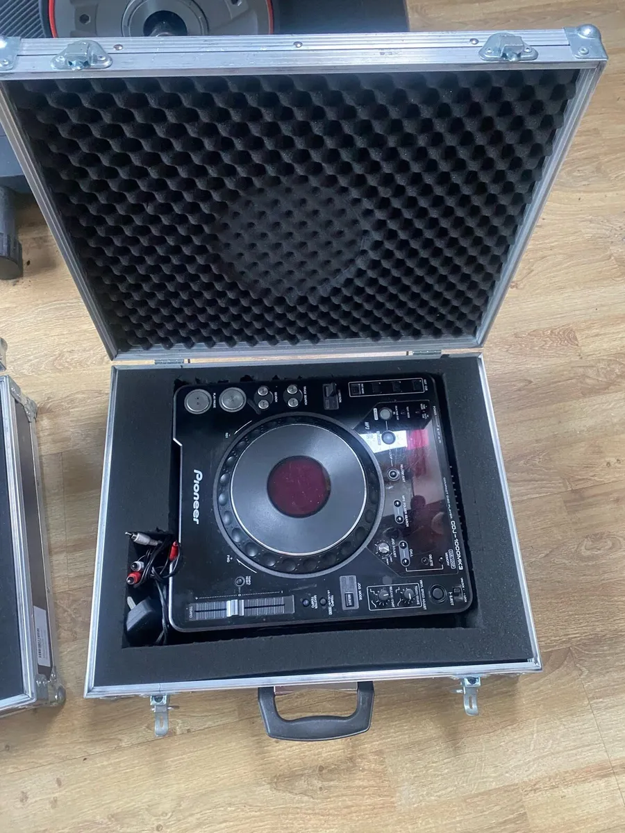 CD players. - Image 3