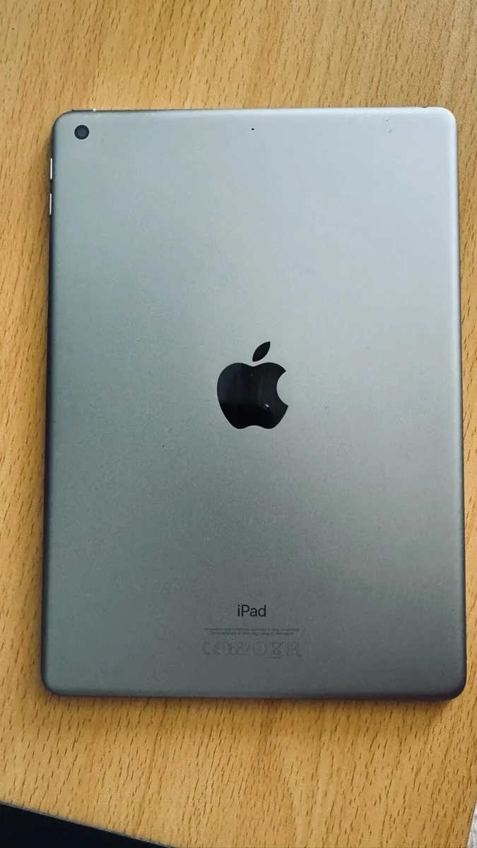 iPad - Image 1