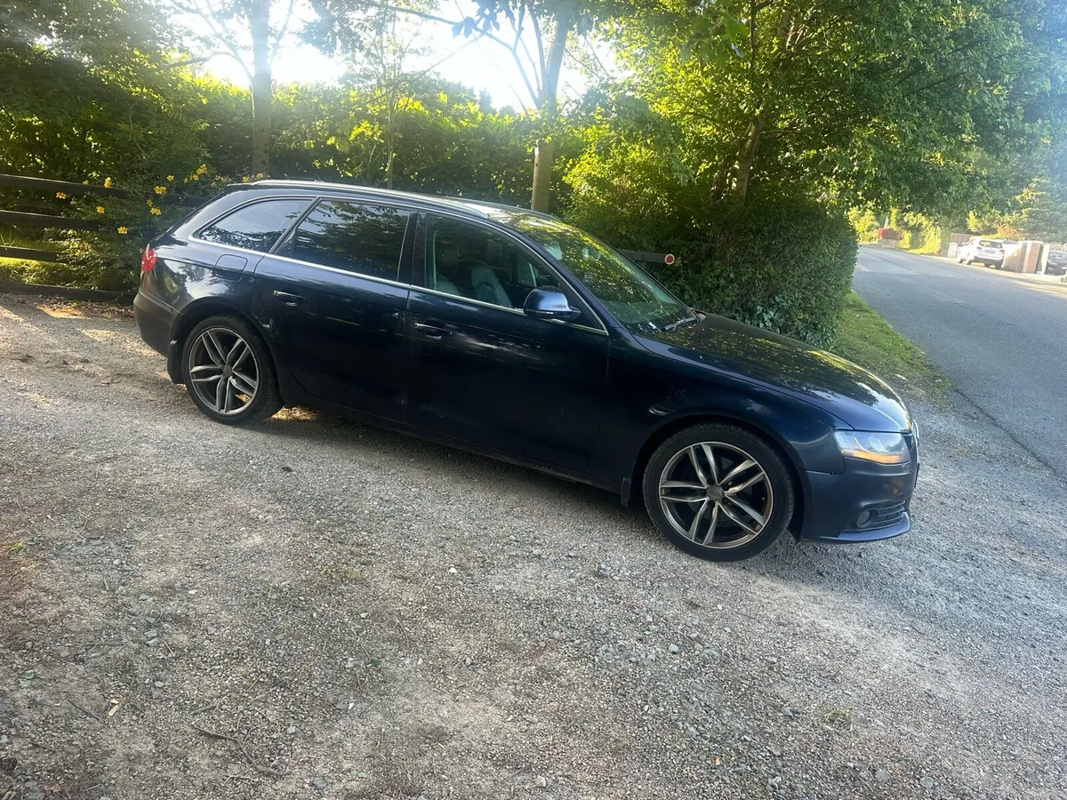 AUDI A4 EST - Image 1