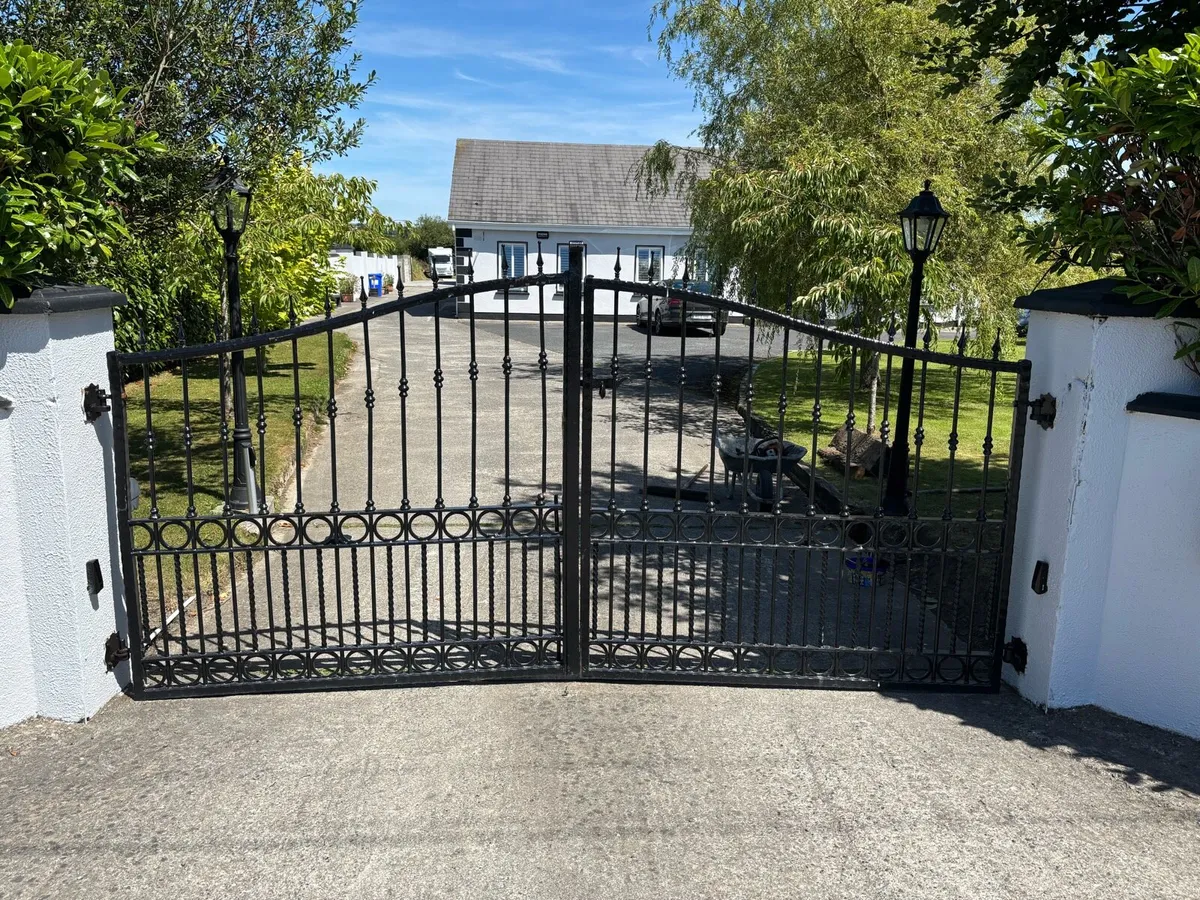 Gates - Image 1