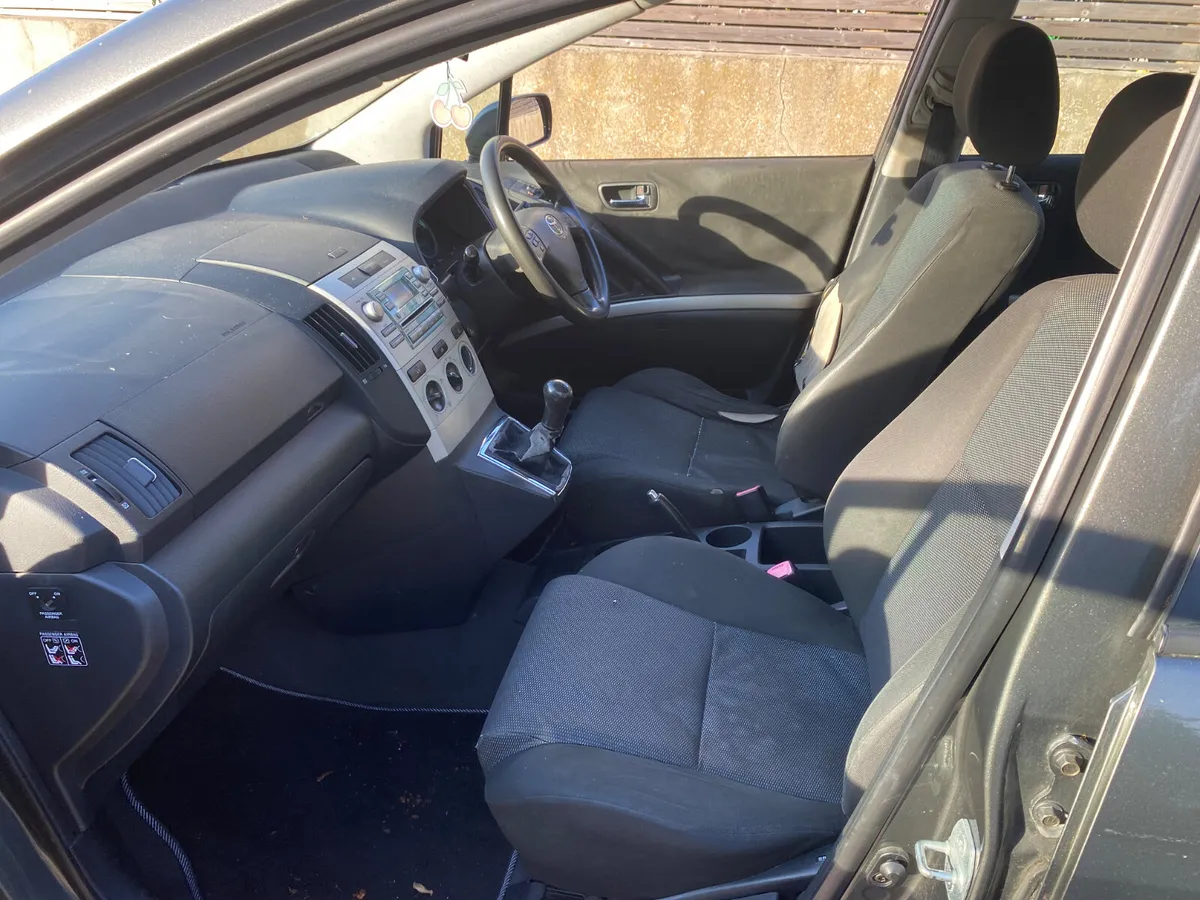 Toyota Corolla 2005 - Image 2